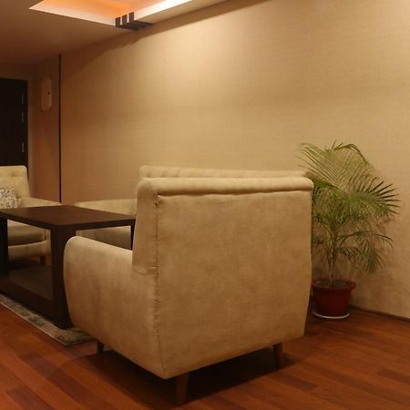 Hotel The Kalyaniz Guwahati Exteriör bild