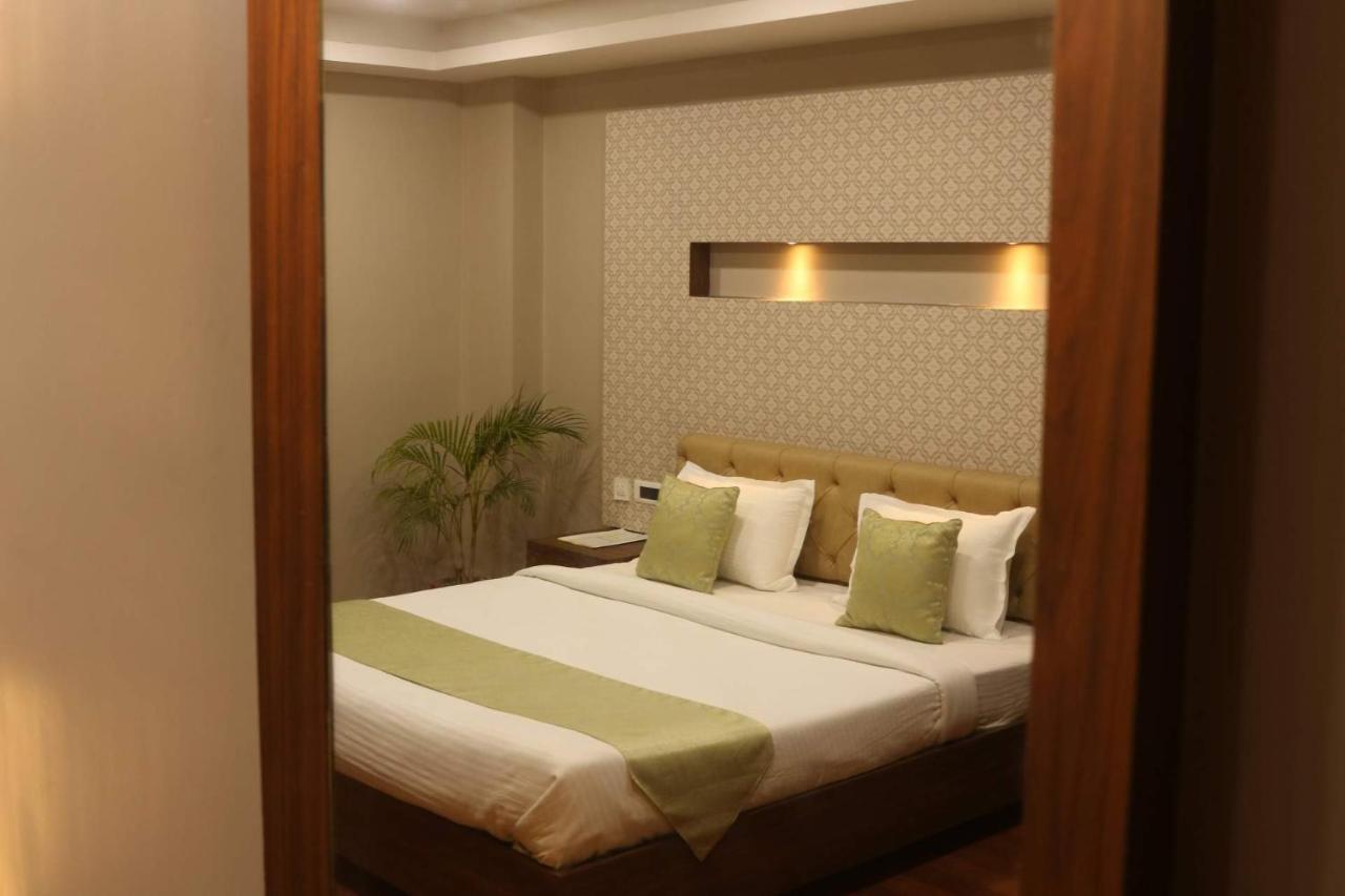 Hotel The Kalyaniz Guwahati Exteriör bild