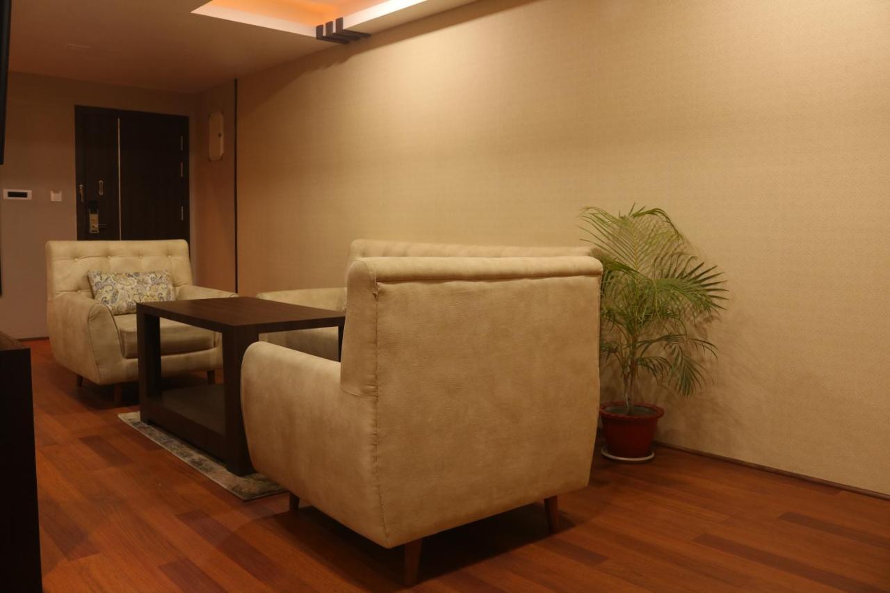 Hotel The Kalyaniz Guwahati Exteriör bild