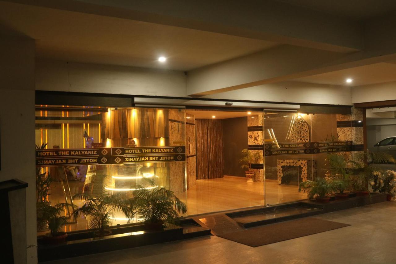 Hotel The Kalyaniz Guwahati Exteriör bild