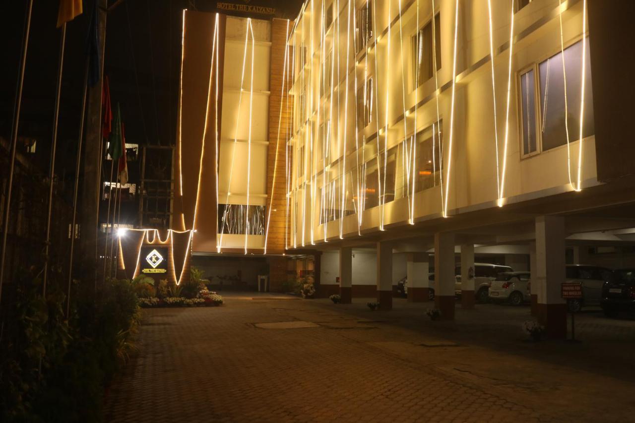 Hotel The Kalyaniz Guwahati Exteriör bild