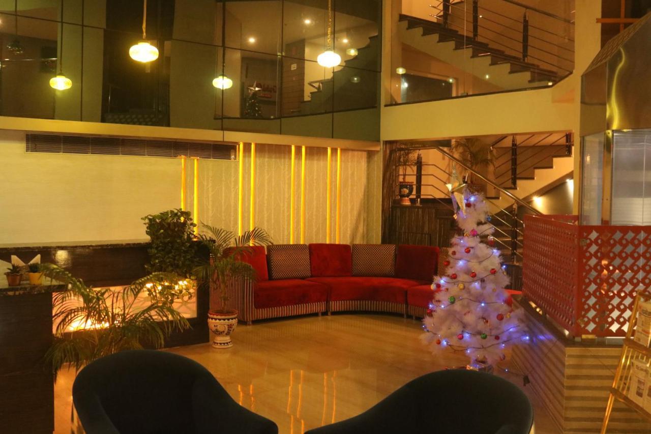 Hotel The Kalyaniz Guwahati Exteriör bild
